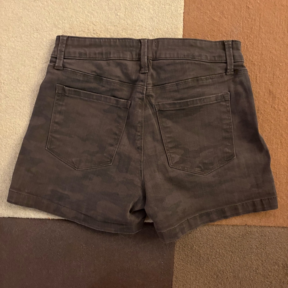 PISTOLA Olive Camo Cargo Booty Shorts size 26 - Picture 2 of 9